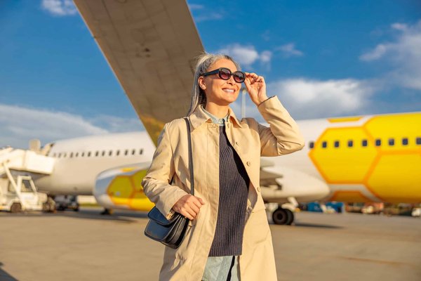 Comment porter des lunettes de soleil avec style ?
